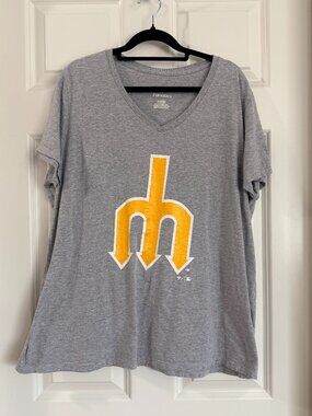 Seattle Mariners Fantatics Women's T-shirt - Size 2XL